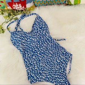 ⬇️Vineyard Vines Blue & White Swimsuit